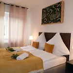 Дом отдыха Deluxe House Mit Terrasse & Garten - Komfort & Raum