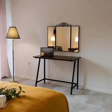 Semesterbostad Deluxe House Mit Terrasse & Garten - Komfort & Raum Duisburg