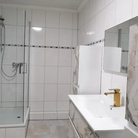 Ferienhaus Deluxe House mit Terrasse&Garten - Komfort&Raum